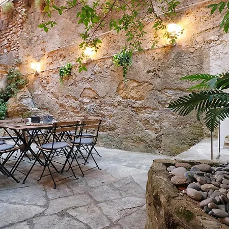 Casaviva - Elegante Casa Con Dehors A アパート カモーリ